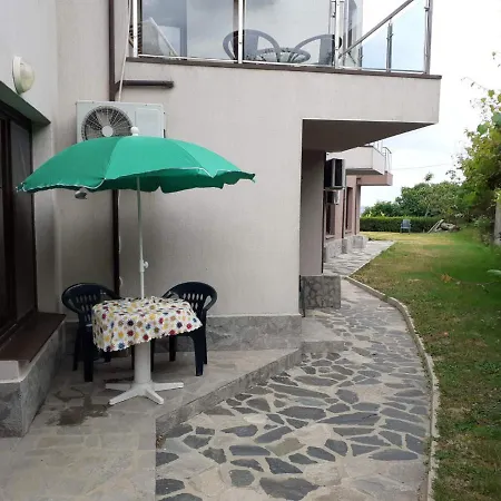 Студио Роузи Appartement Sinemoretz